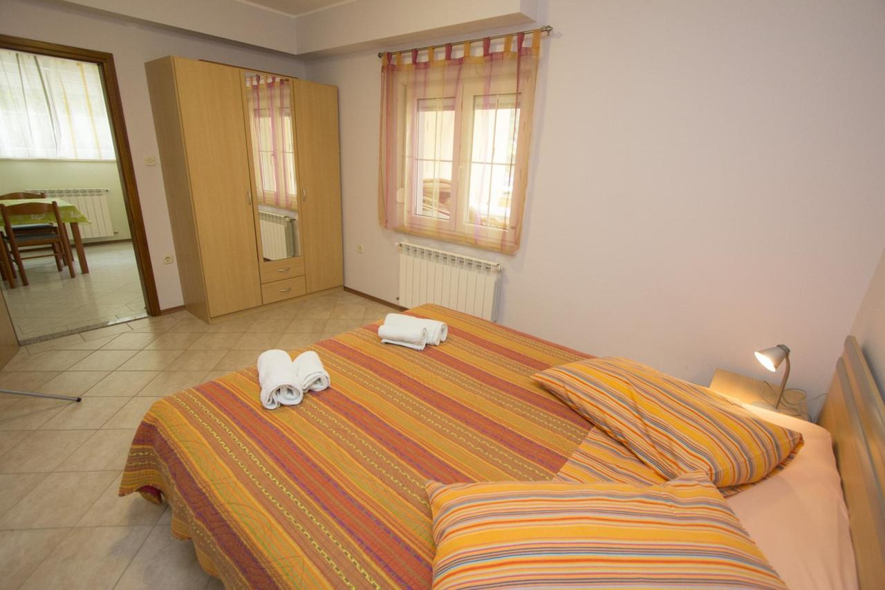 Apartments Rajci Ровин Екстериор снимка