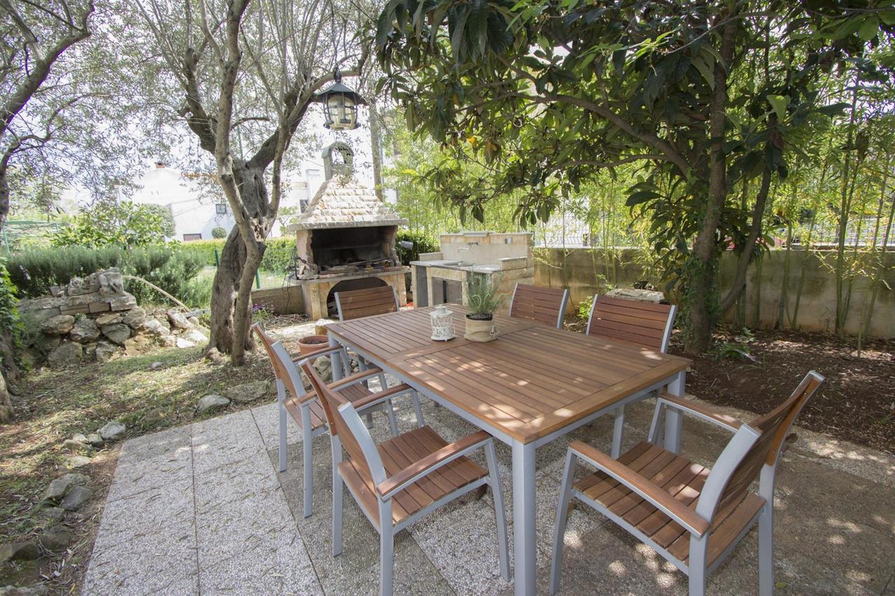 Apartments Rajci Ровин Екстериор снимка