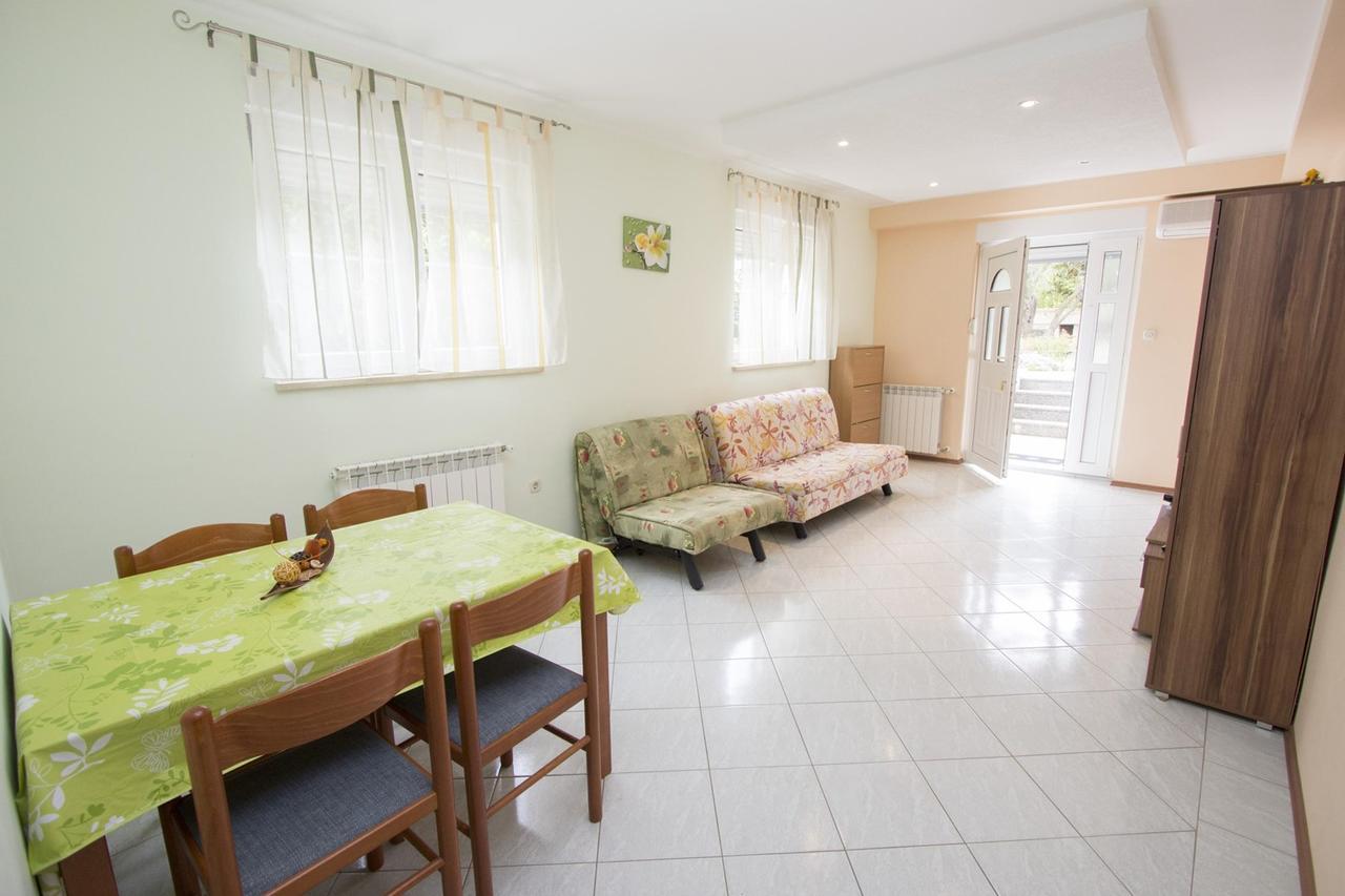 Apartments Rajci Ровин Екстериор снимка