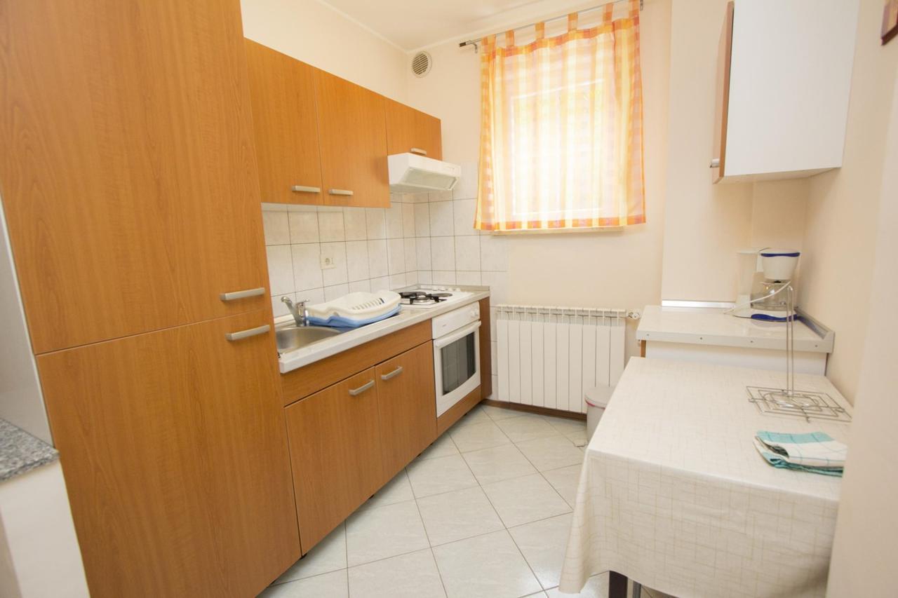 Apartments Rajci Ровин Екстериор снимка