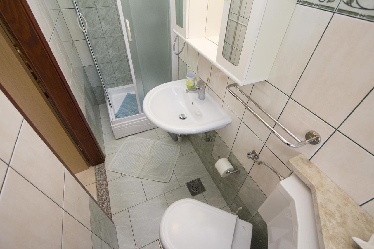 Apartments Rajci Ровин Екстериор снимка