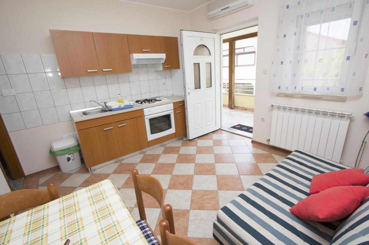 Apartments Rajci Ровин Екстериор снимка