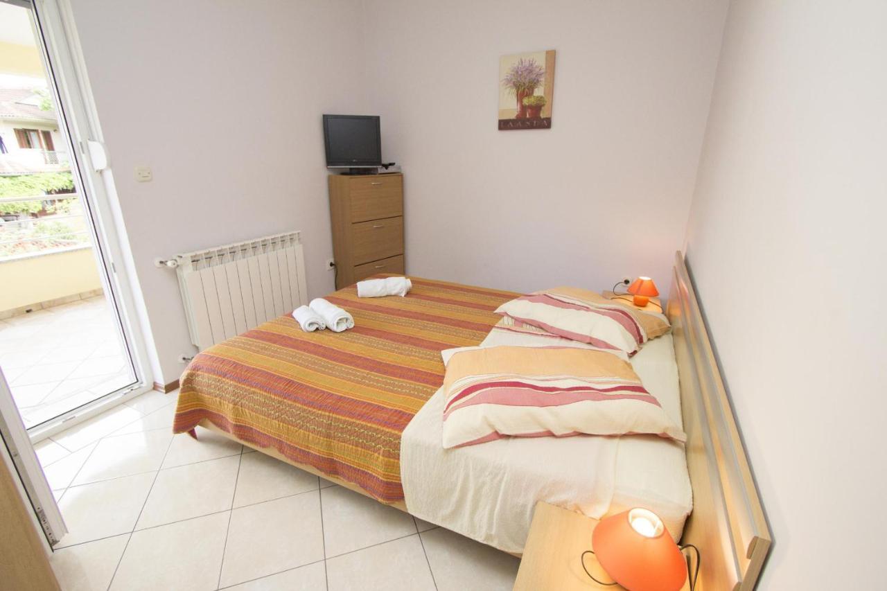 Apartments Rajci Ровин Екстериор снимка