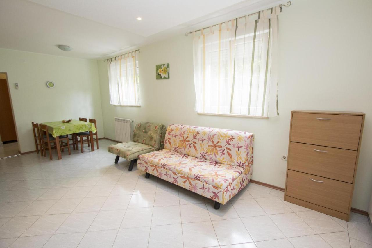 Apartments Rajci Ровин Екстериор снимка