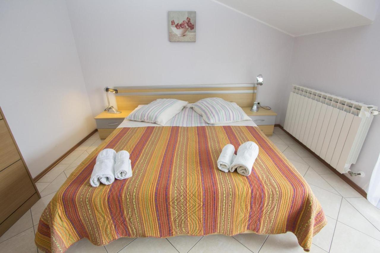 Apartments Rajci Ровин Екстериор снимка