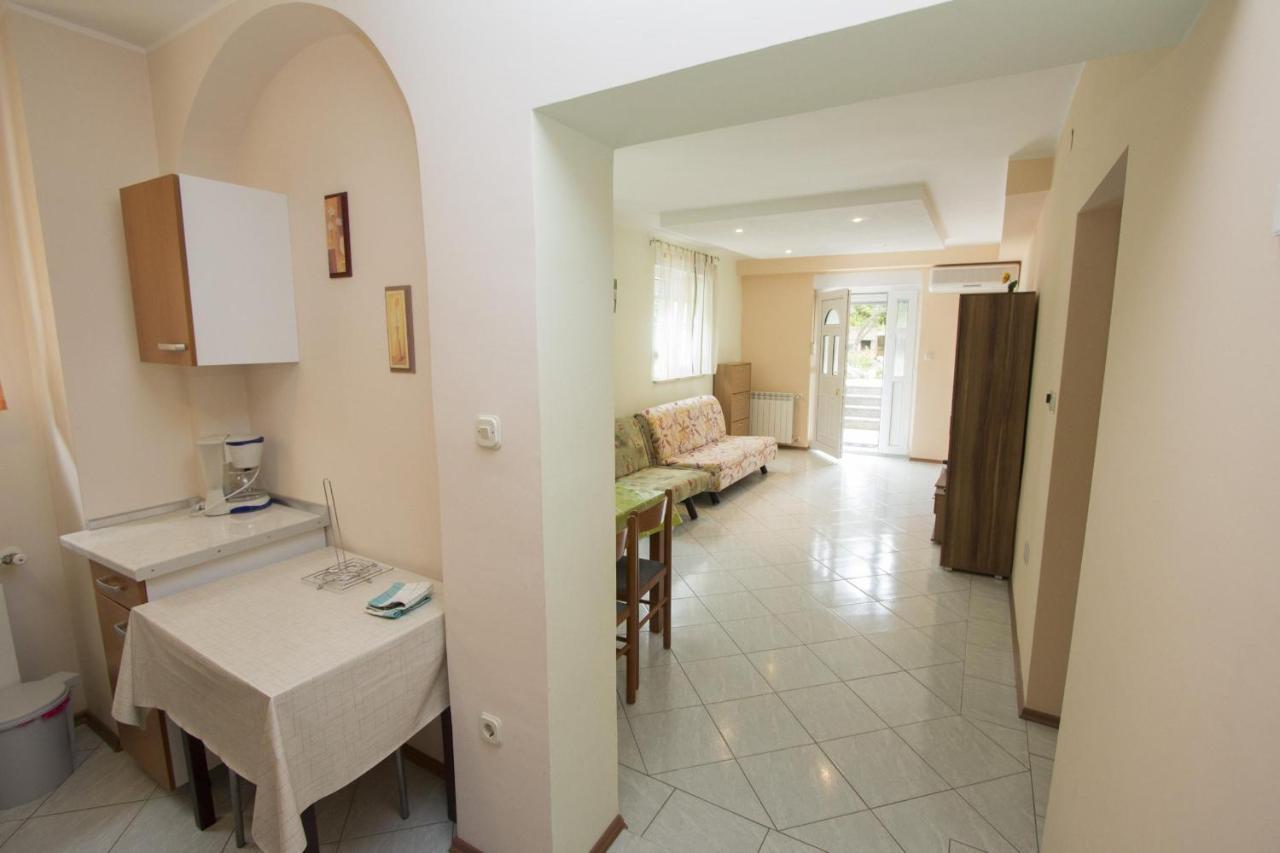 Apartments Rajci Ровин Стая снимка