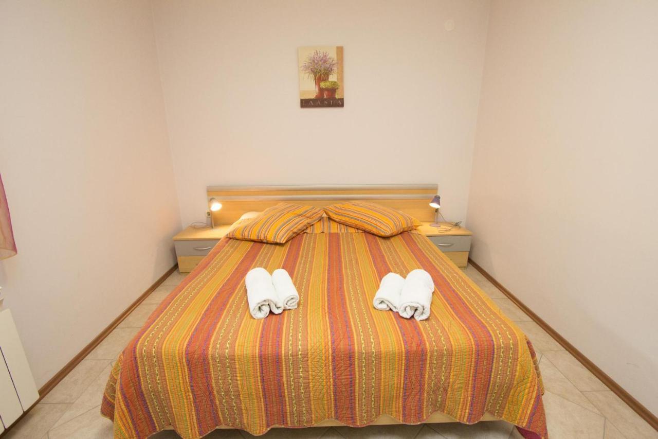 Apartments Rajci Ровин Стая снимка