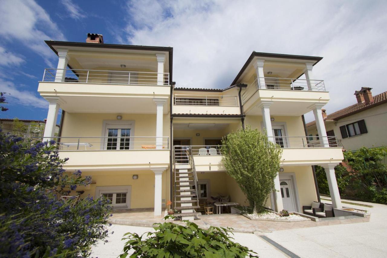 Apartments Rajci Ровин Екстериор снимка